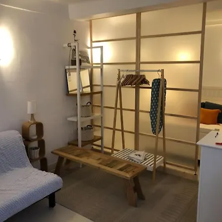 Apartment Cosy Situe En Plein Coeur Du Vieil Antibes. Antibes