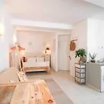 公寓 Cosy Situe En Plein Coeur Du Vieil Antibes. *