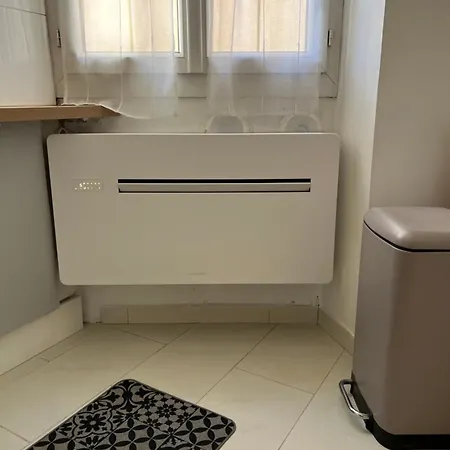 Cosy Situe En Plein Coeur Du Vieil Antibes. Apartament
