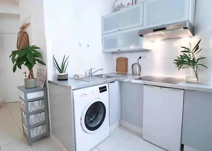 Apartman Cosy Situe En Plein Coeur Du Vieil Antibes. Antibes
