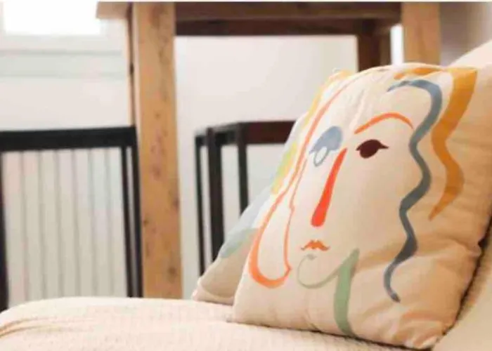 Apartment Cosy Situe En Plein Coeur Du Vieil Antibes.