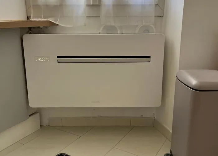 Cosy Situe En Plein Coeur Du Vieil Antibes. Apartman